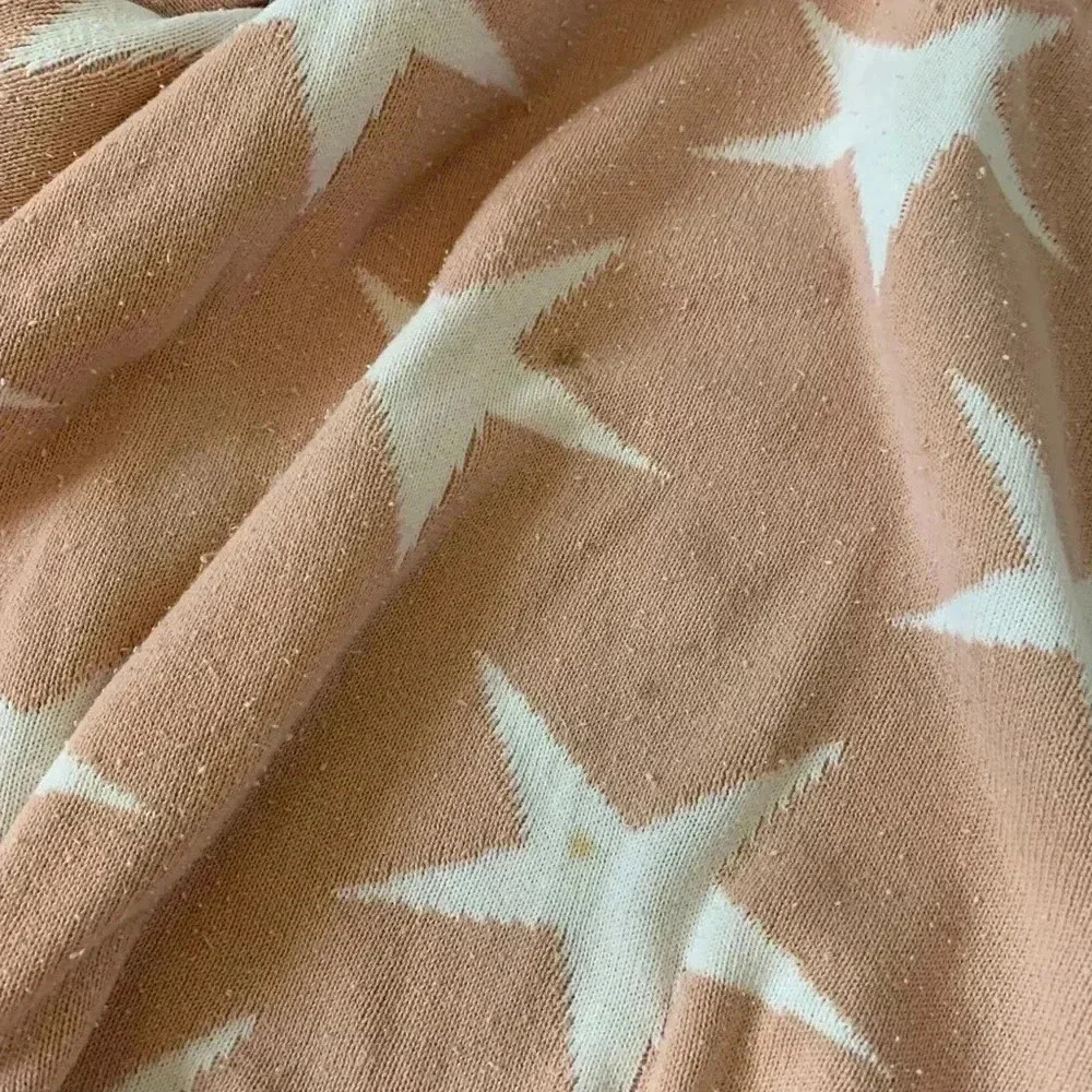 Darzzi pink and white stars blanket